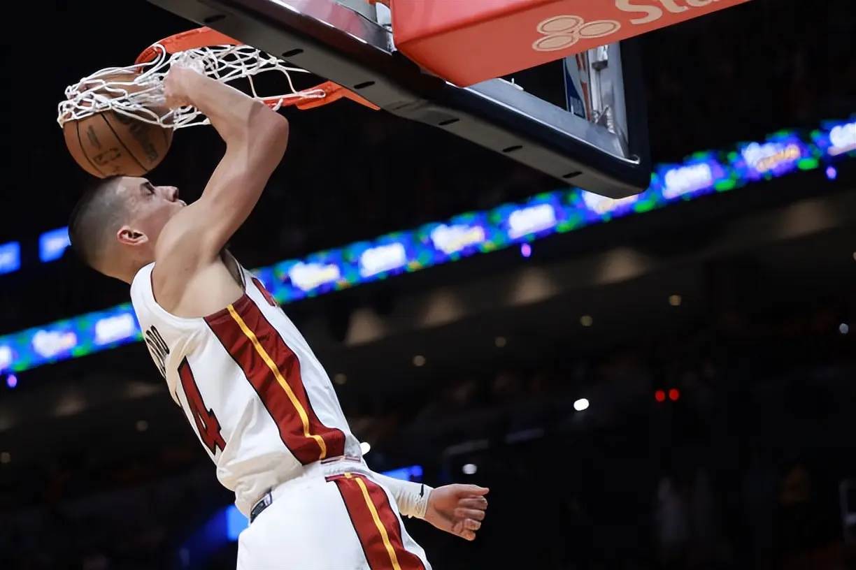 将接受脚踝, 篮板 将接受脚踝, 篮板