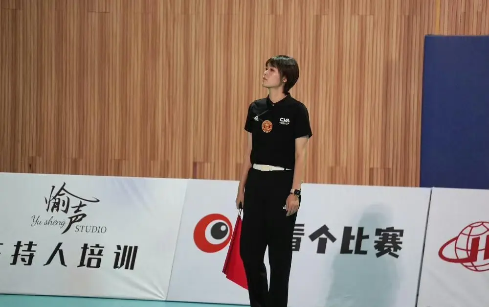 百被迫选择, 女排的球员 百被迫选择, 女排的球员