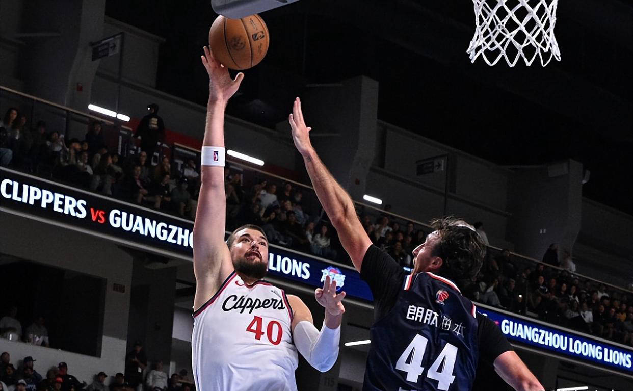 同时还展现, img